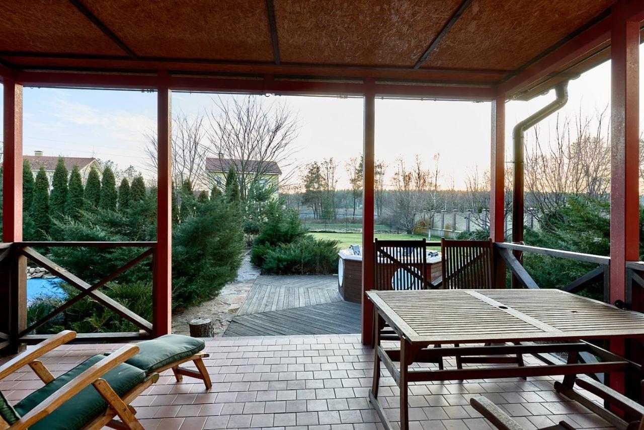 Villa De Jardin Supreme Bobritsa Exteriér fotografie
